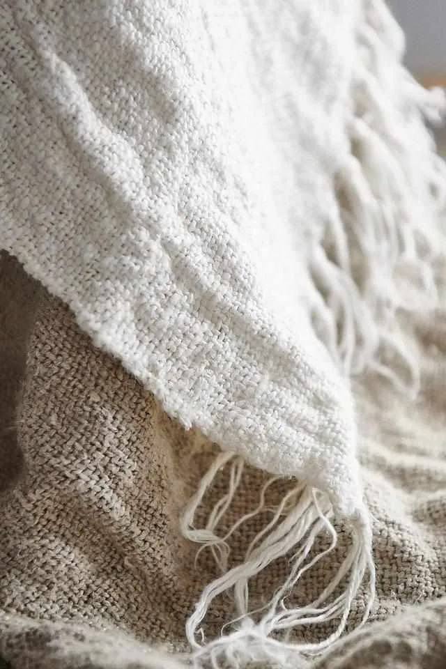 Bedouin oversized throw 200 x 140 Ivory