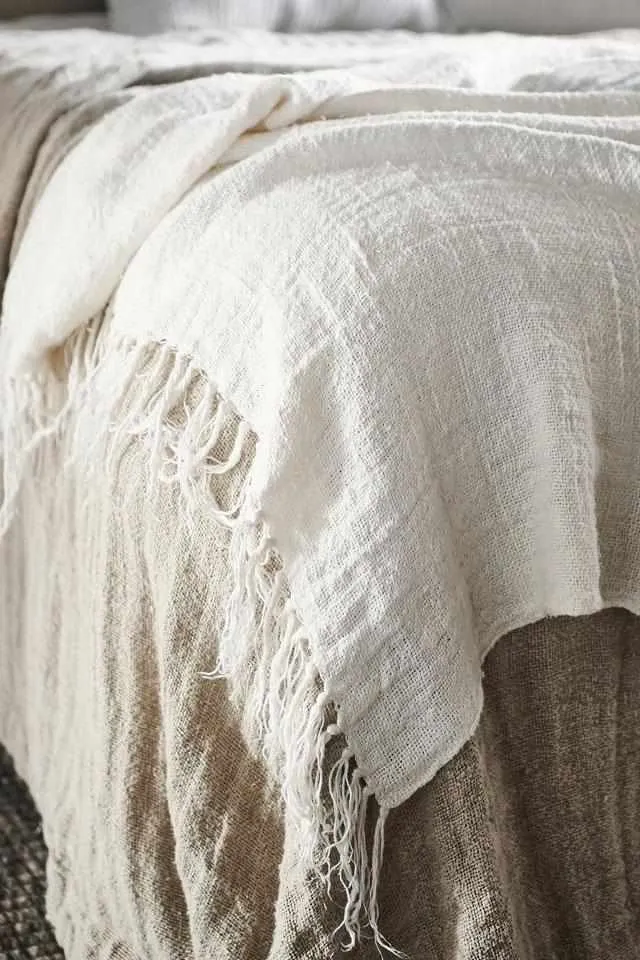 Bedouin oversized throw 200 x 140 Ivory