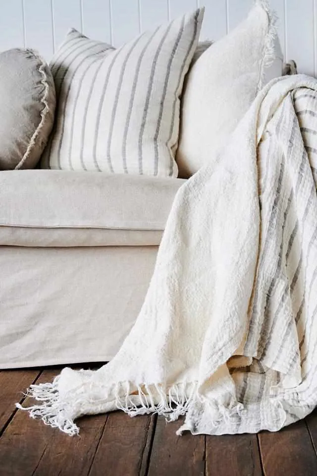 Bedouin oversized throw 200 x 140 Ivory