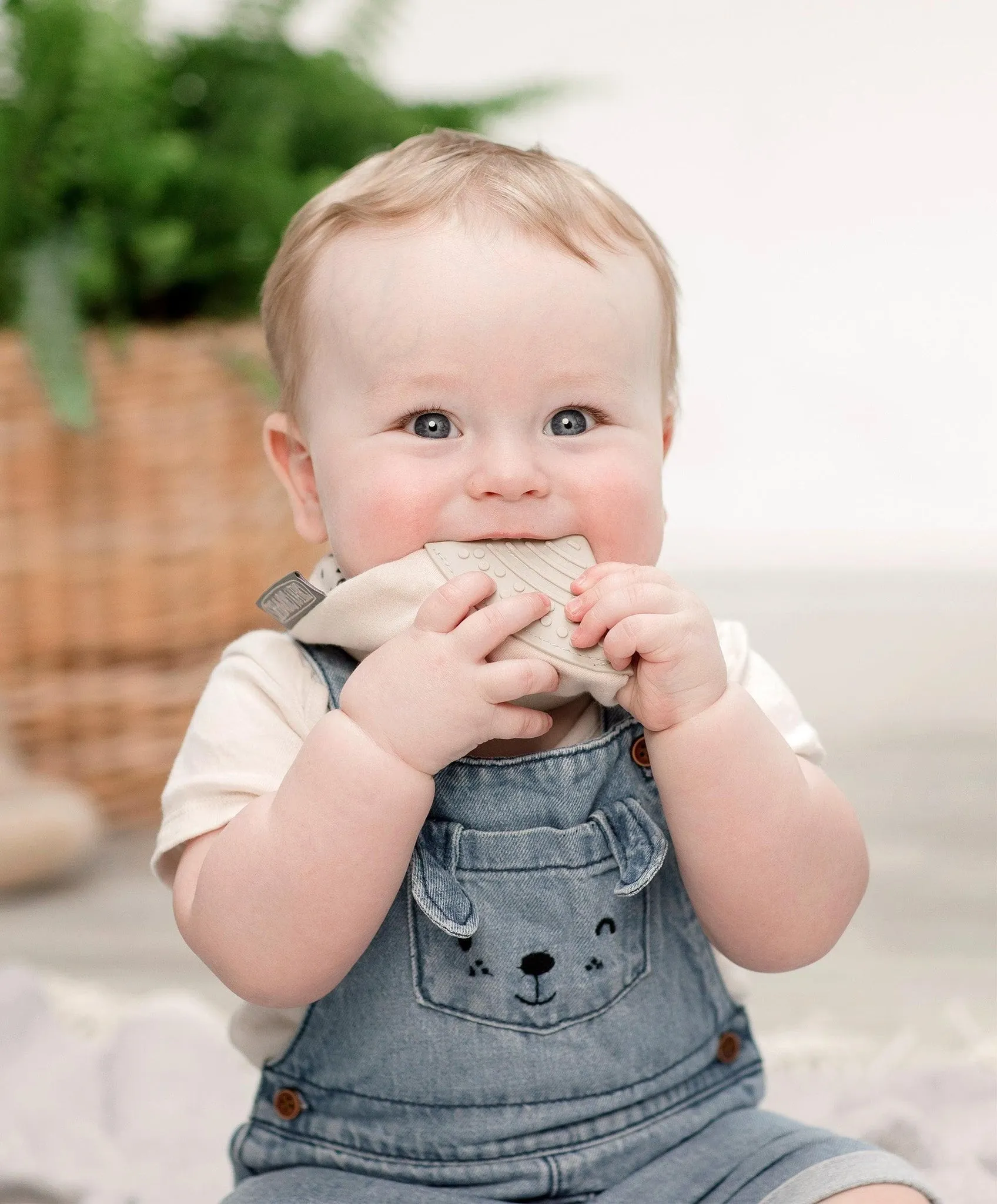 Neckerchew Teething Dribble Bib - Leopard Spot